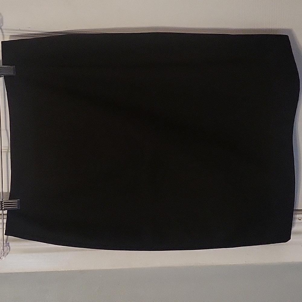 H&M Black Lined Pencil Skirt Back Zip with Slit